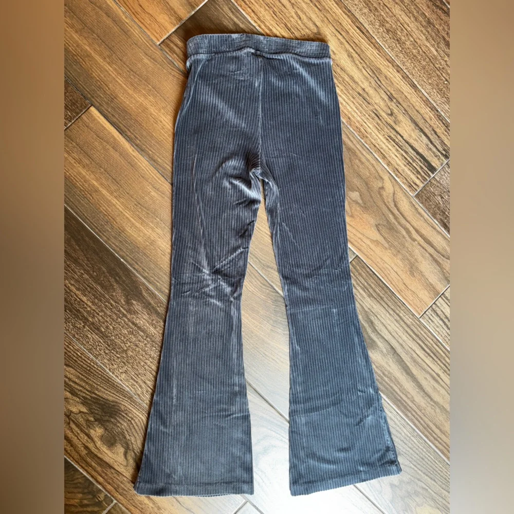 Aerie Groove-On Velour High Waisted Flare Pant - Picture 4 of 5